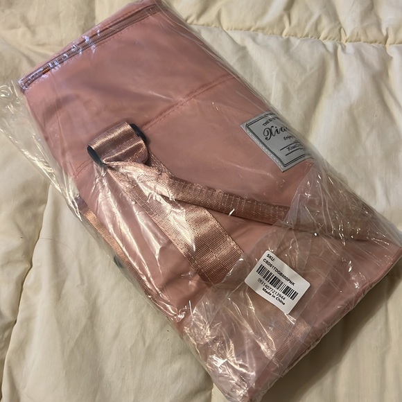 Weekender Bag in Pink, New - Picture 7 of 7